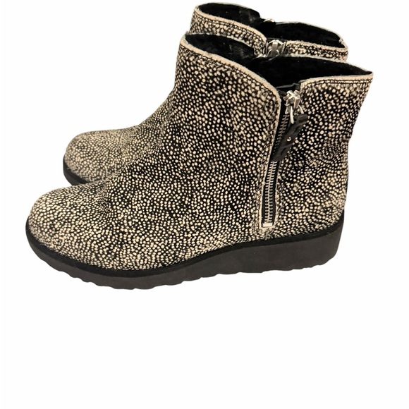 UGG Shala Genuine Calf Hair Wedge Boots Women's Size 9 - Picture 5 of 14